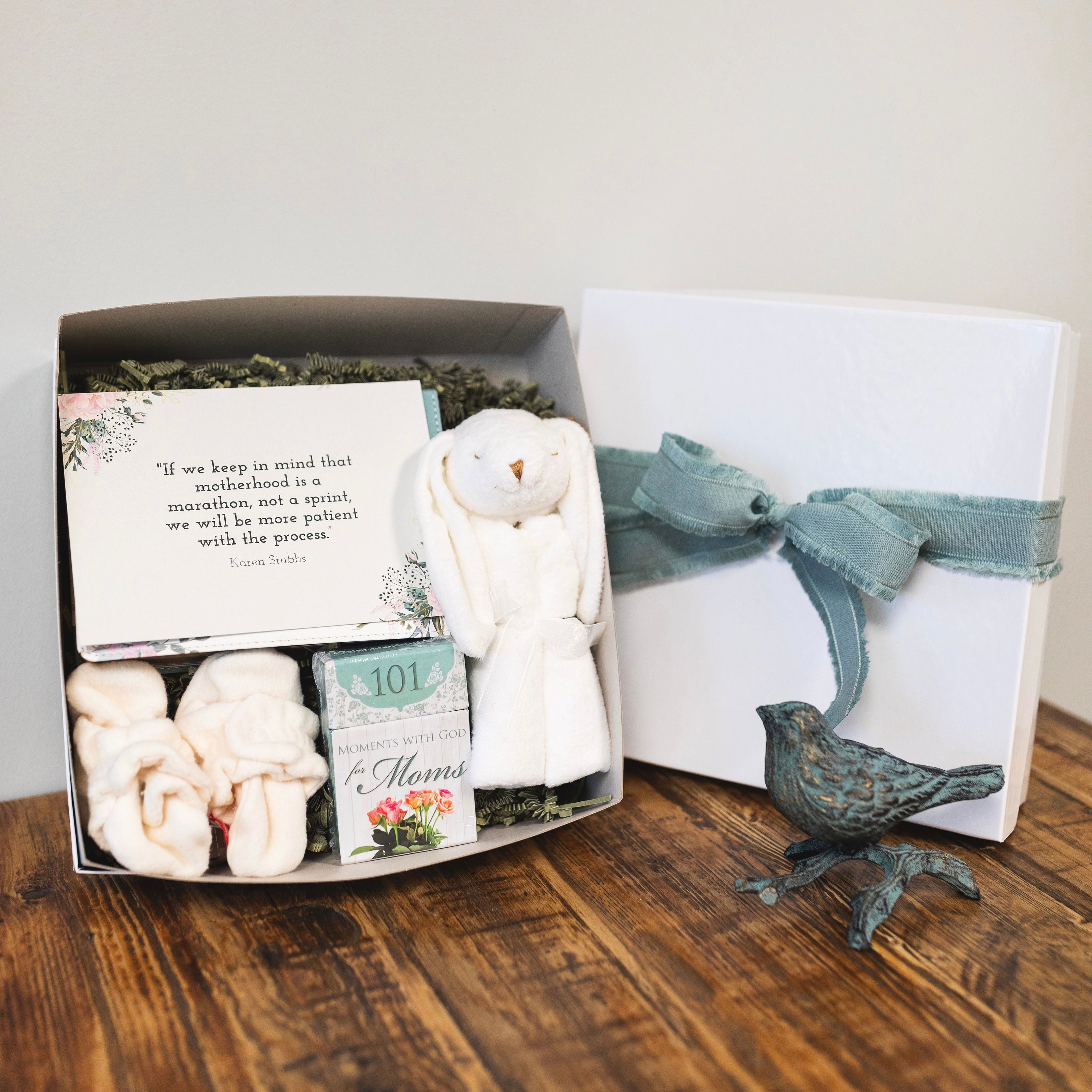 Baby Bee Box®  The perfect gift for new moms