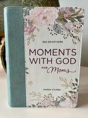 Moments with God for Moms Daily Devotional (Faux Leather)